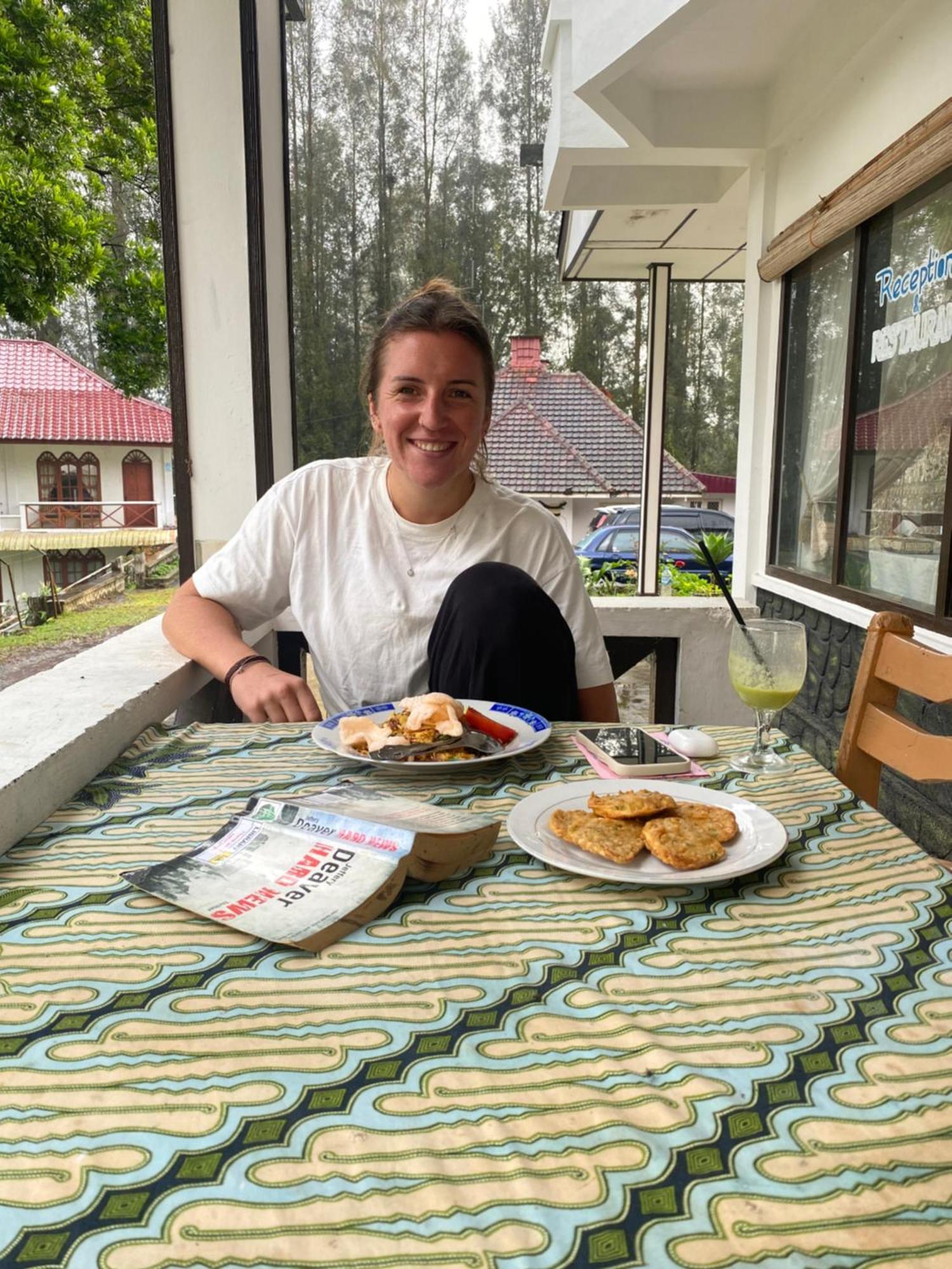 Sibayak Multinational Rest House Berastagi Eksteriør billede